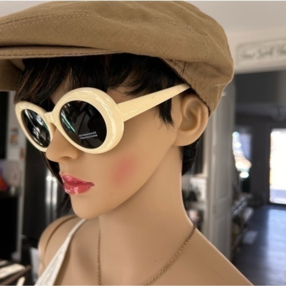 ✨NEW✨ Chic Cream Oval Shape Sunglasses